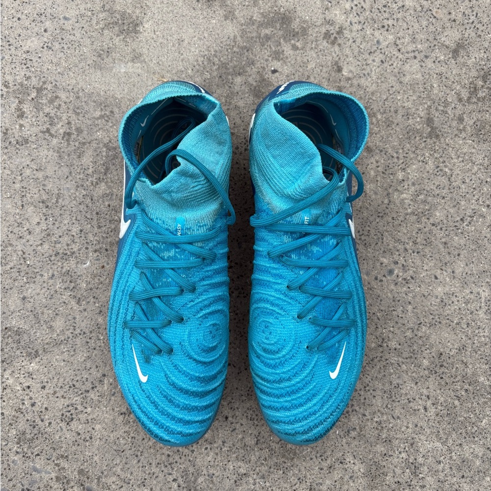 PHANTOM LUNA II ELITE FG Men’s Soccer Cleats